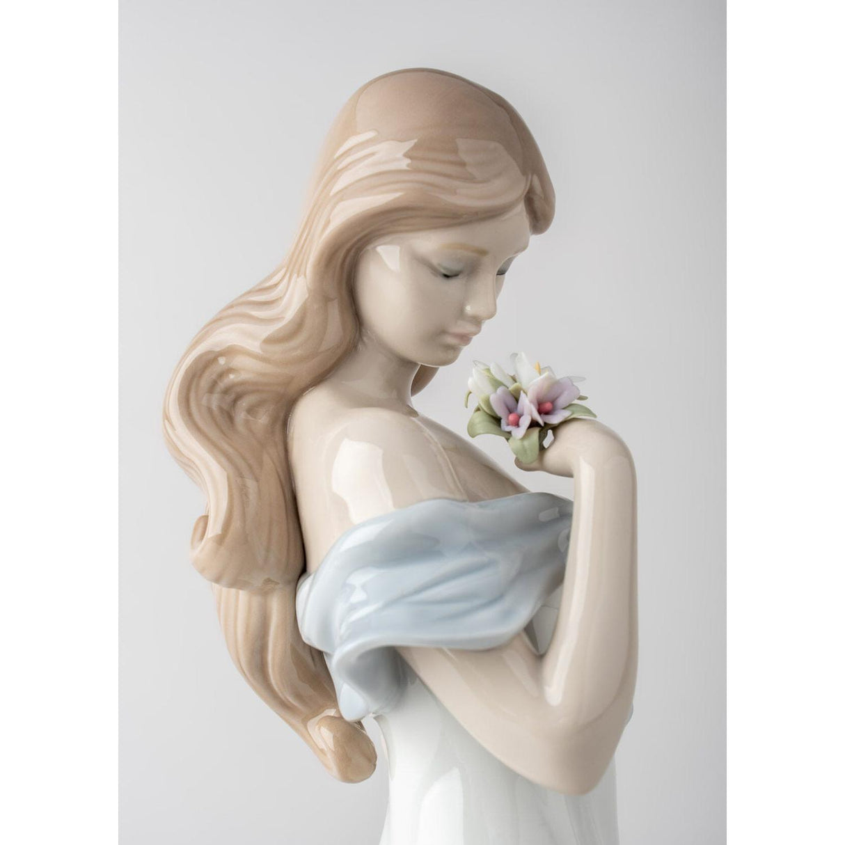 LLADRO' "The whisper of flowers" Figure Statue Woman White Dress Flowers Porcelain H37cm