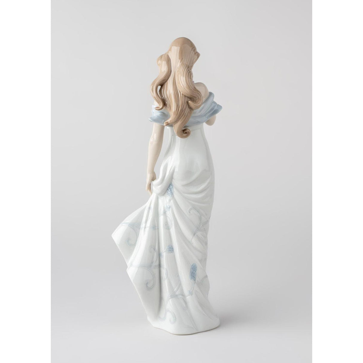 LLADRO' "The whisper of flowers" Figure Statue Woman White Dress Flowers Porcelain H37cm