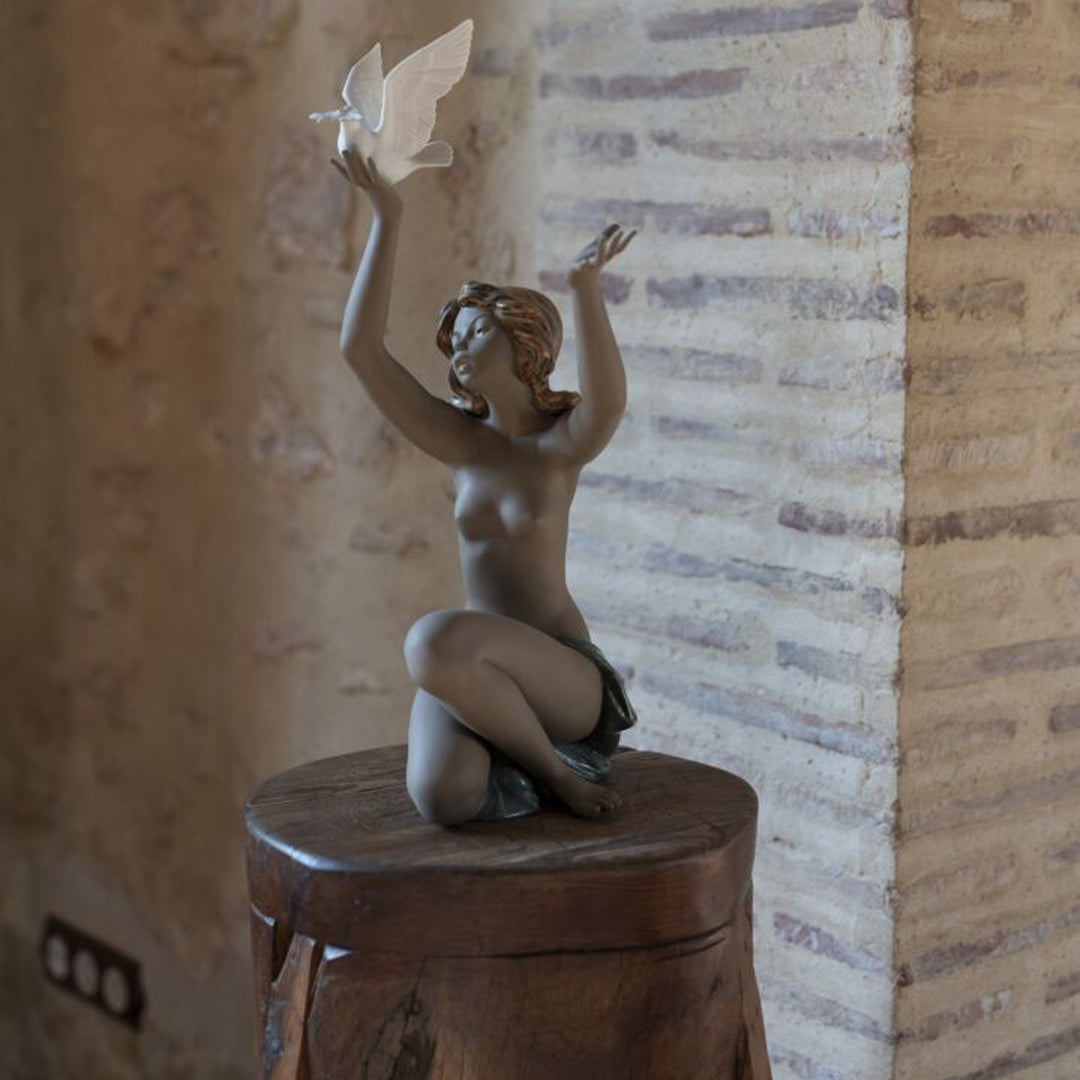 Lladró - Figura Statua Porcellana Donna con Colomba Gres 56cm