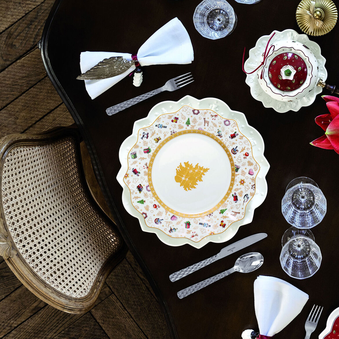 VILLEROY & BOCH Toy's Delight Royal Classic Placeholder Plate 34cm Christmas