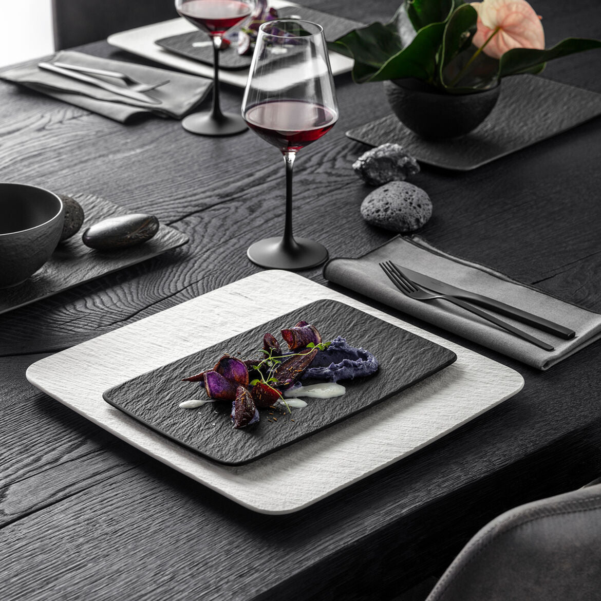 VILLEROY & BOCH Manufacture Rock Black Rectangular Plate 28x17cm