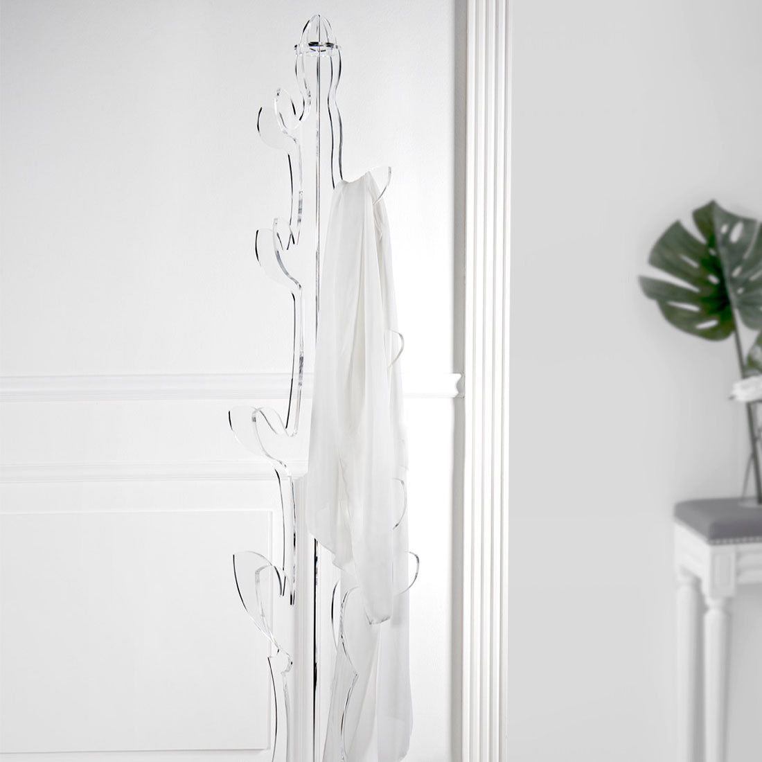 iPLEX Eiwa Coat Hanger in Transparent Plexiglass 176cm Made in Italy