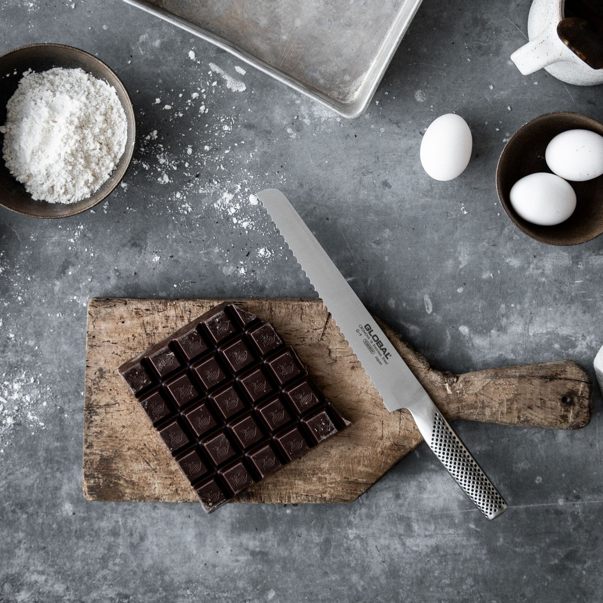 GLOBAL Bread Knife 22cm in Stainless Steel Cromova 18 G-09