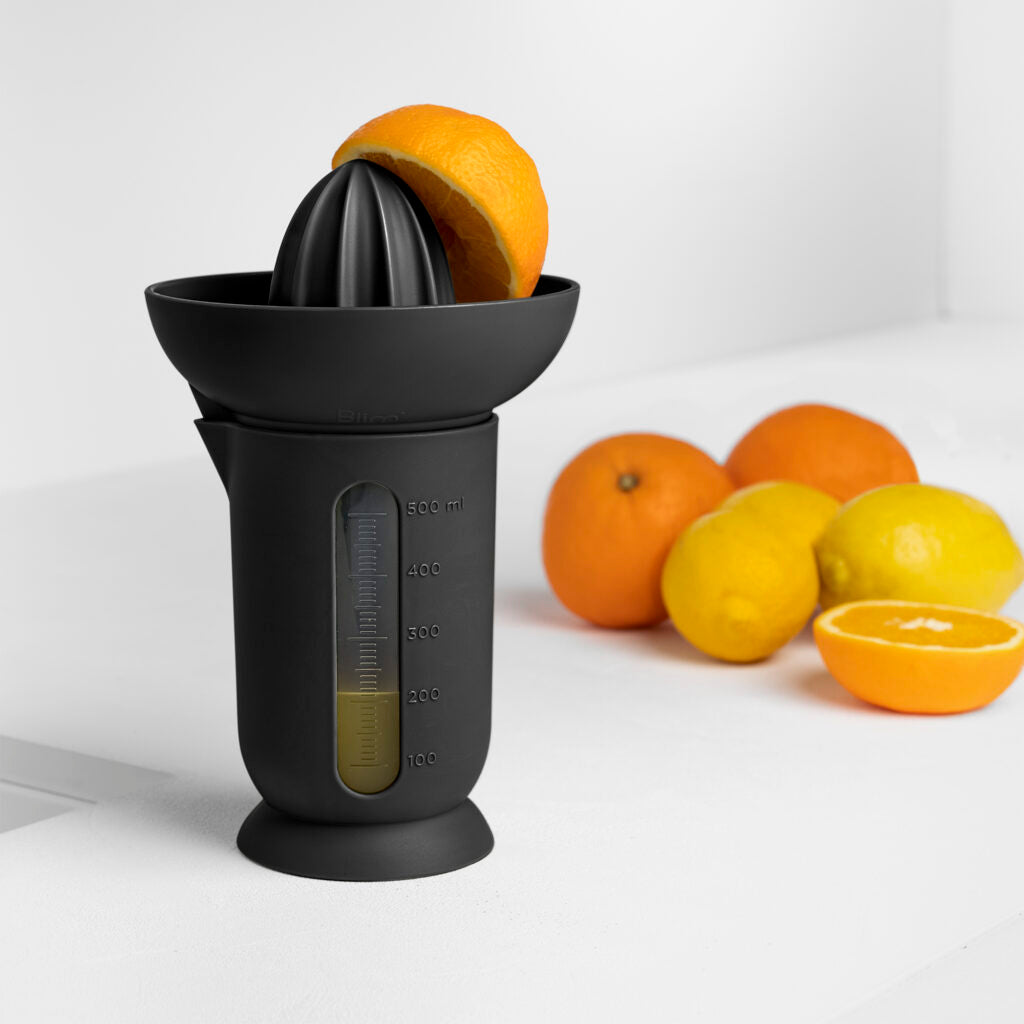 BLIM PLUS Spremiagrumi con Caraffa Ufo 500ml Carbon Black Nero Made in Italy 100% Riciclabile