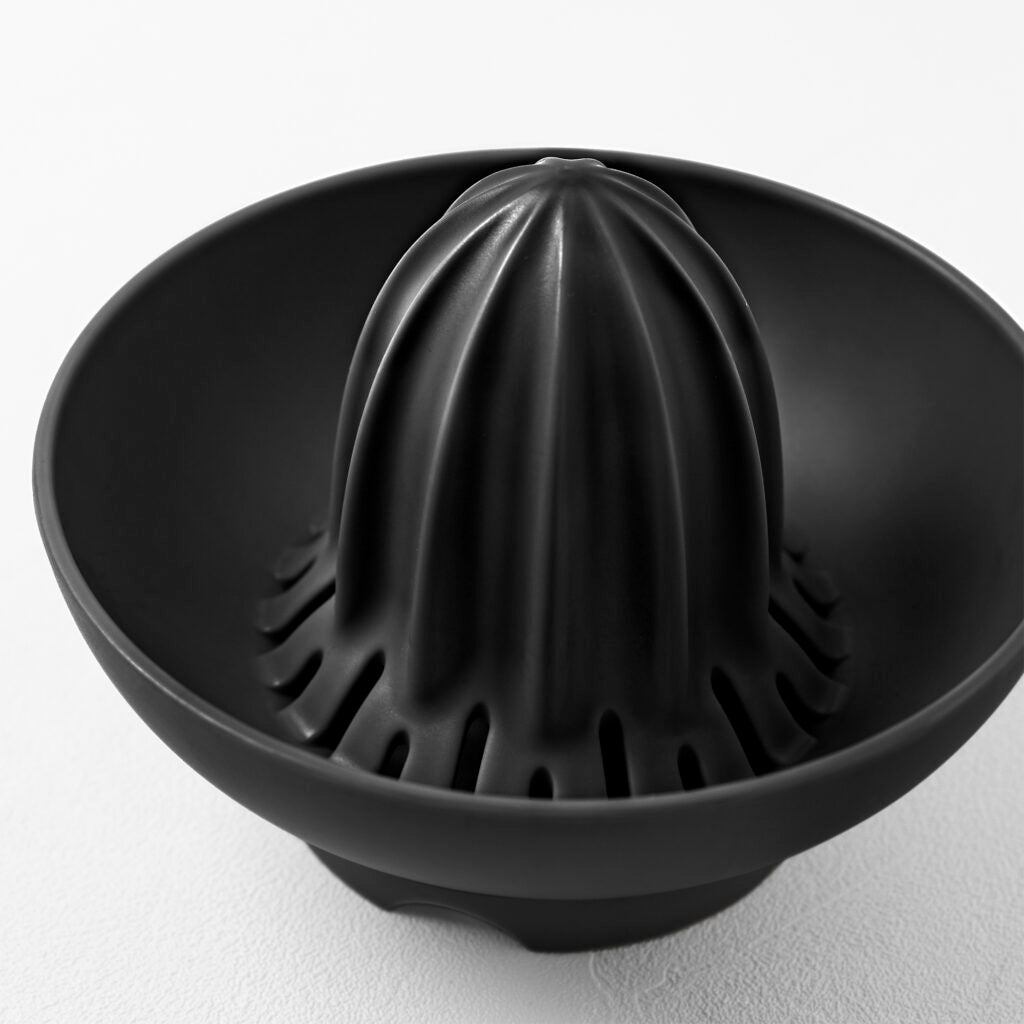 BLIM PLUS Spremiagrumi con Caraffa Ufo 500ml Carbon Black Nero Made in Italy 100% Riciclabile