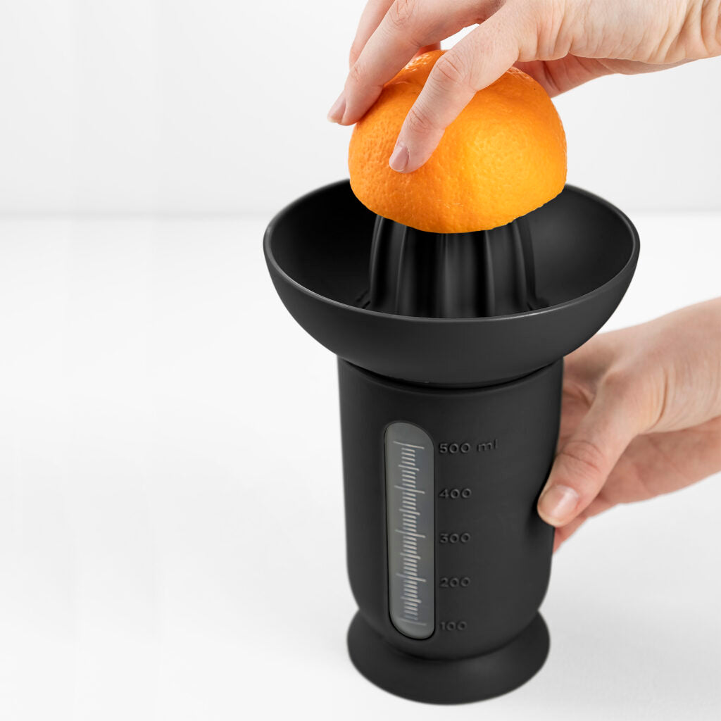 BLIM PLUS Spremiagrumi con Caraffa Ufo 500ml Carbon Black Nero Made in Italy 100% Riciclabile