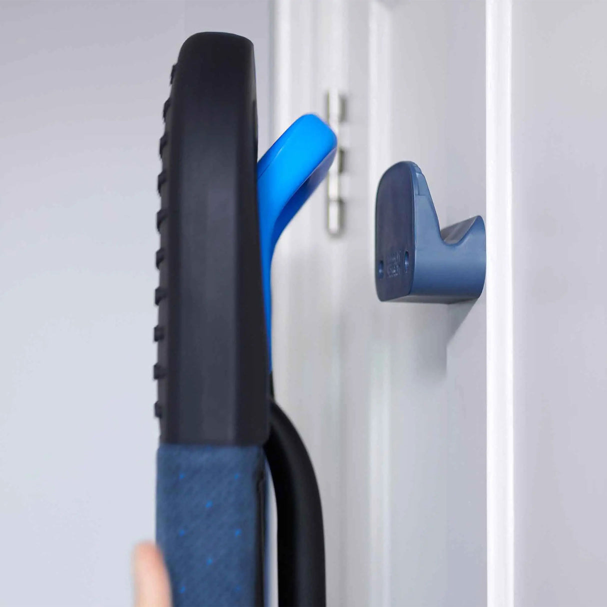 JOSEPH JOSEPH Glide Plus Ironing Board 130x38cm Advance Blue with Steam Iron Rest