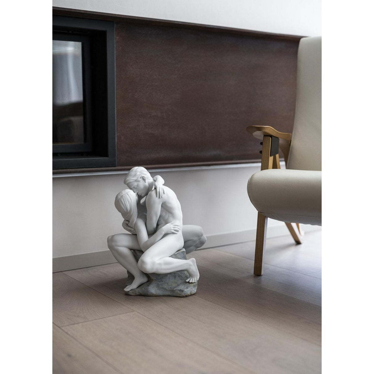 Lladró Scultura Coppia Bacio Appassionato 41x31cm Porcellana