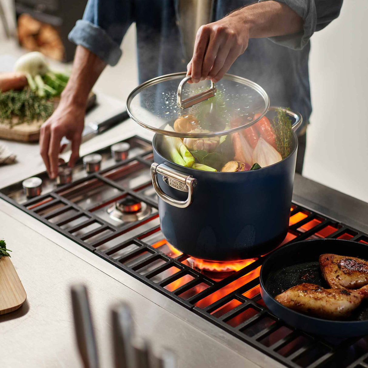 JOSEPH JOSEPH Pentola Alta con Manici Pieghevoli e Coperchio Space 25cm Ceramica Antiaderente Blu