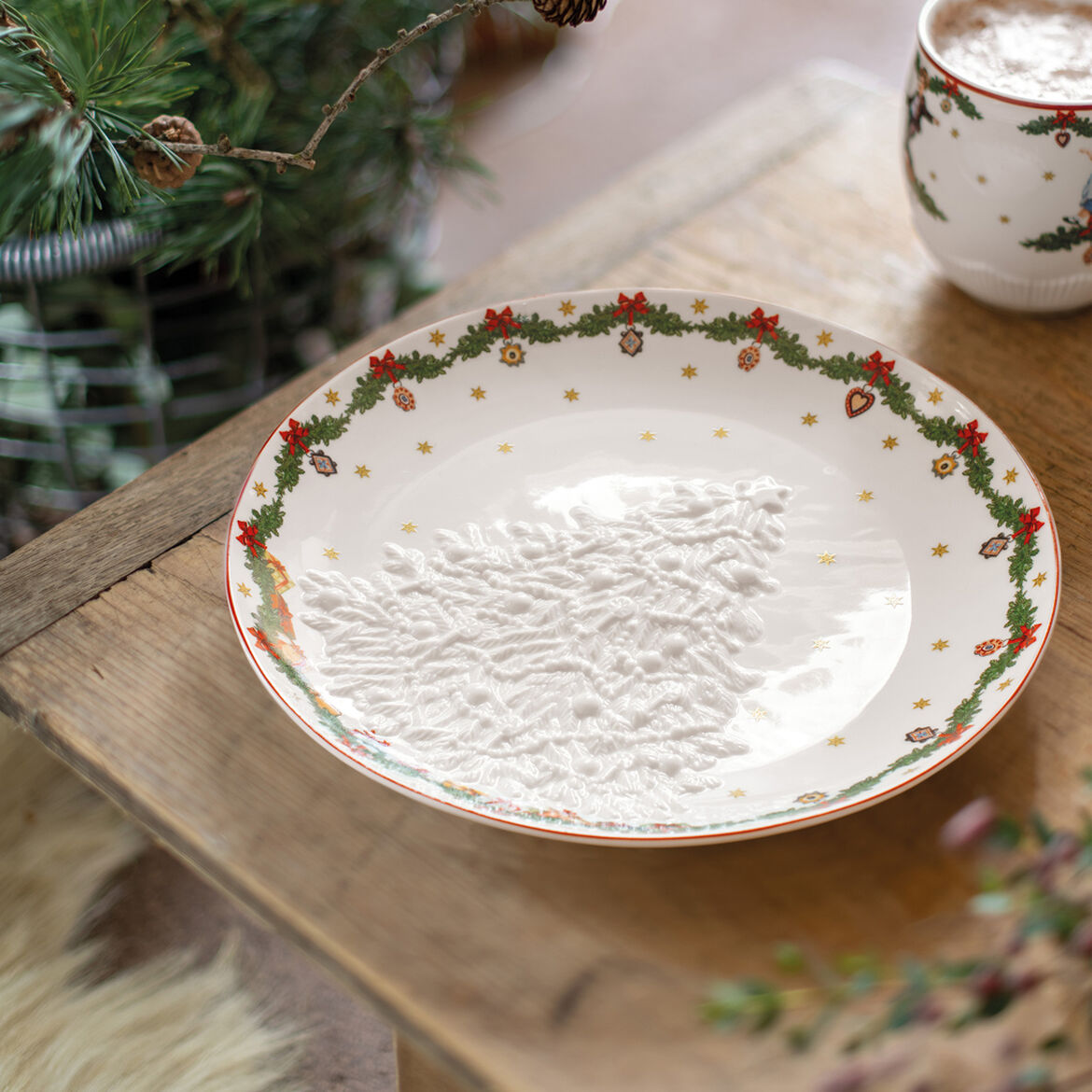 VILLEROY & BOCH Toy's Fantasy Tree Relief Bowl 26cm Christmas Table