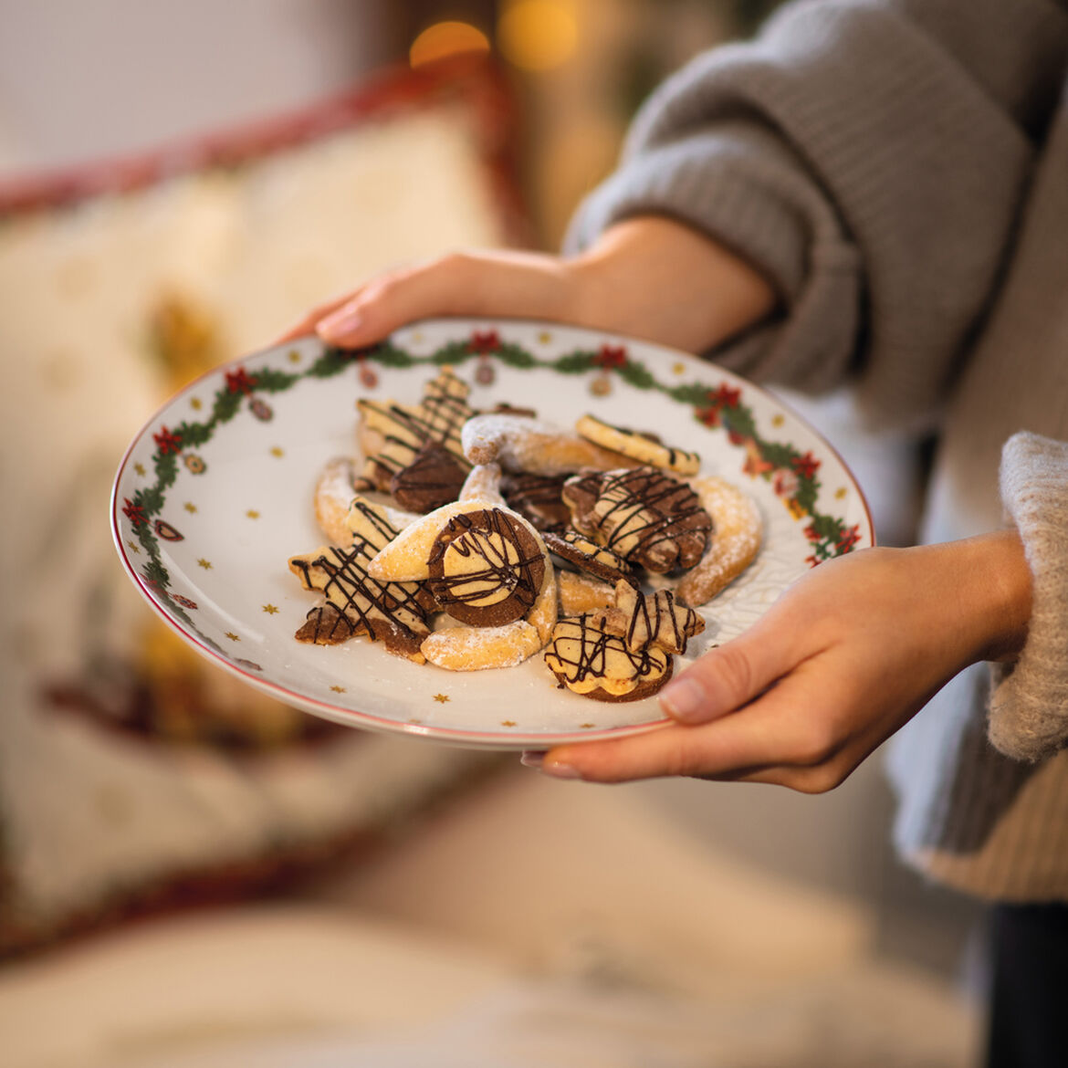 VILLEROY & BOCH Toy's Fantasy Tree Relief Bowl 26cm Christmas Table