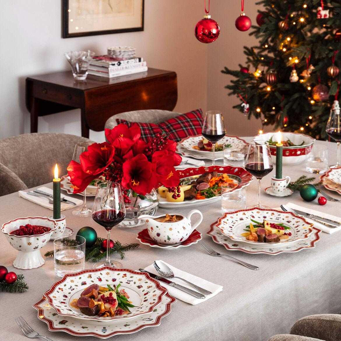 VILLEROY & BOCH Toy's Delight Salsiera con Piattino 250ml Porcellana Tavola di Natale