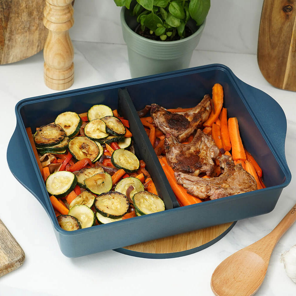 COOKUT L'Incredibile Piatto Pirofila Regolabile 40x30cm Mirtillo Metallo e Ceramica