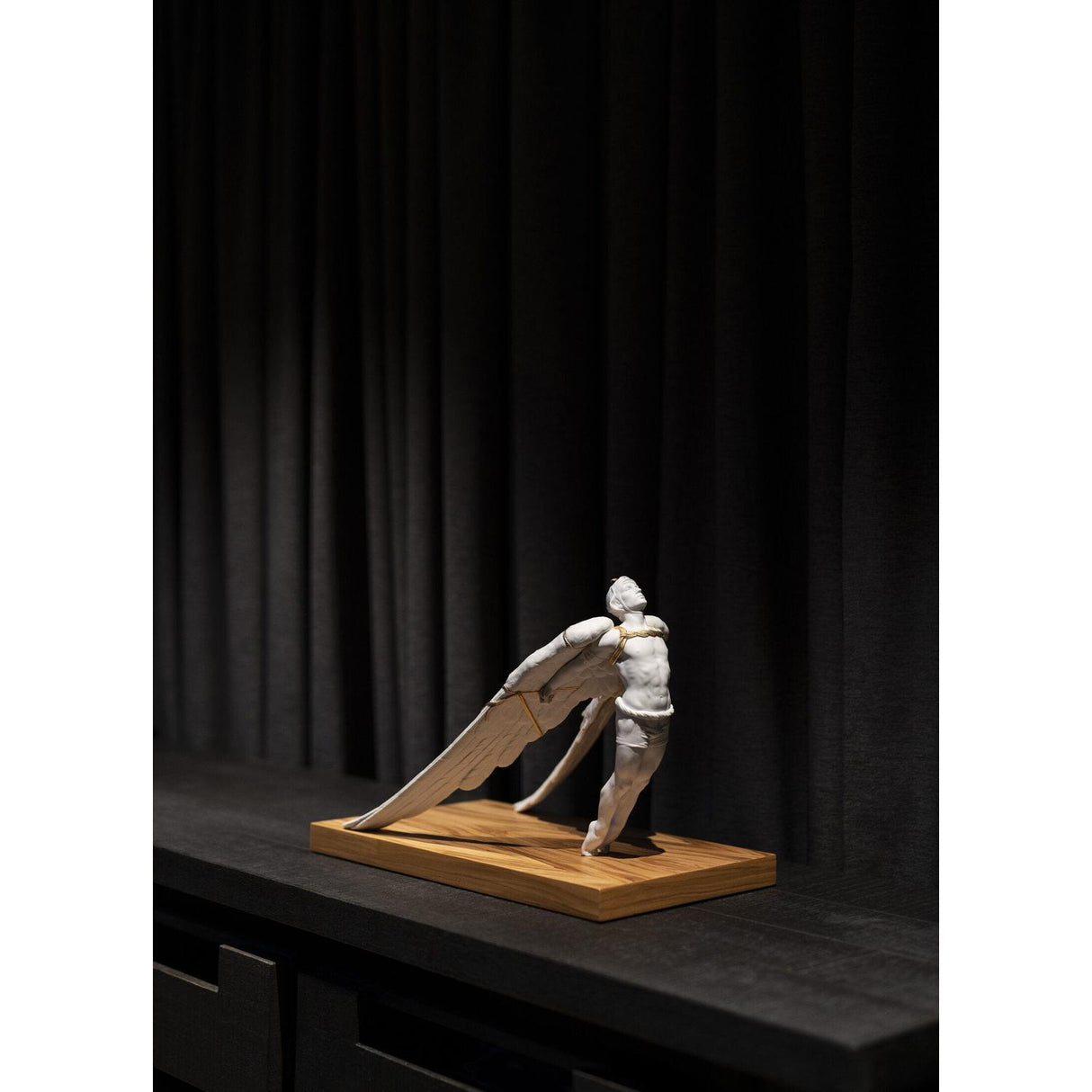 Lladró Figurina Icaro 28x38cm Porcellana