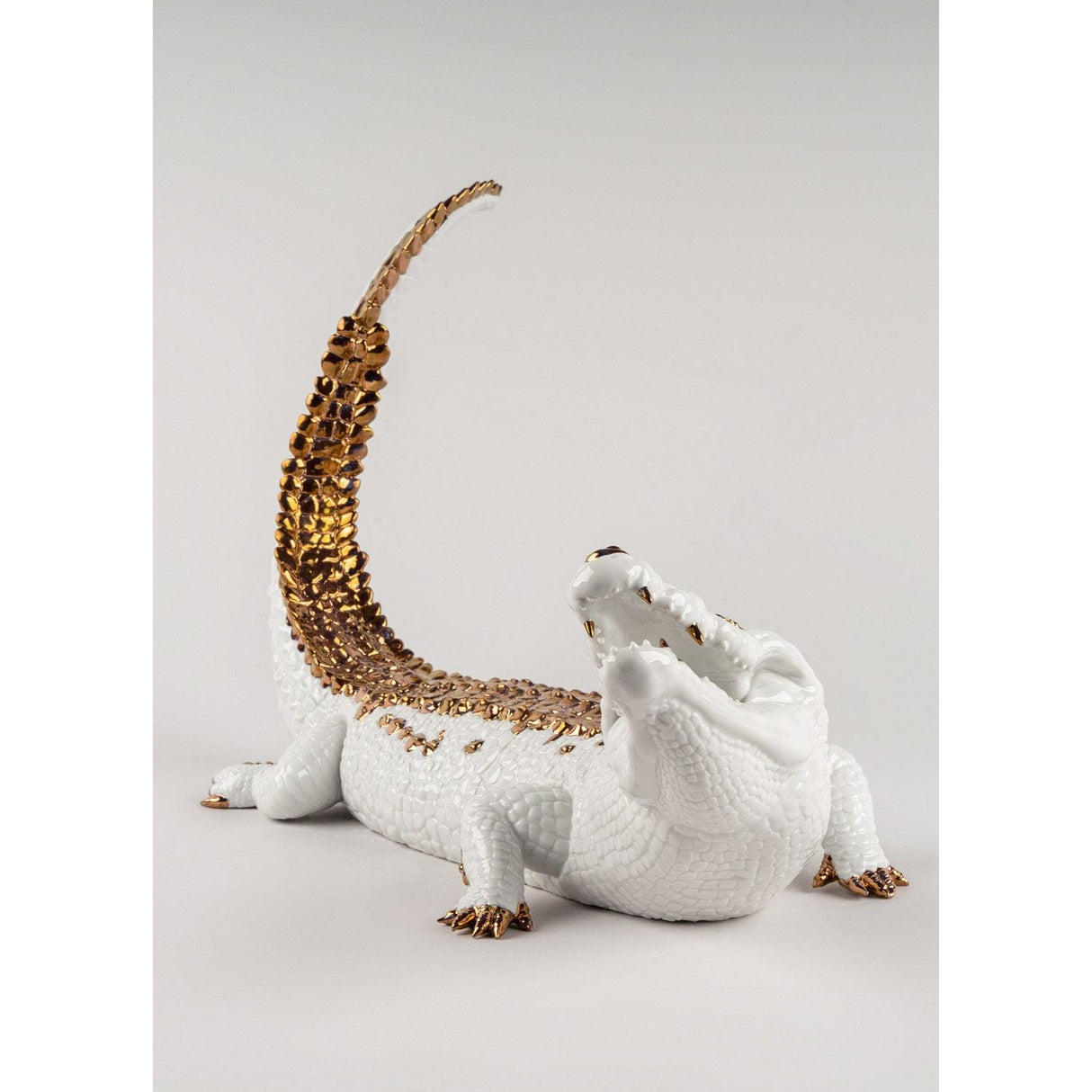 Lladró Scultura Coccodrillo Bianco Rame 39x68cm Porcellana