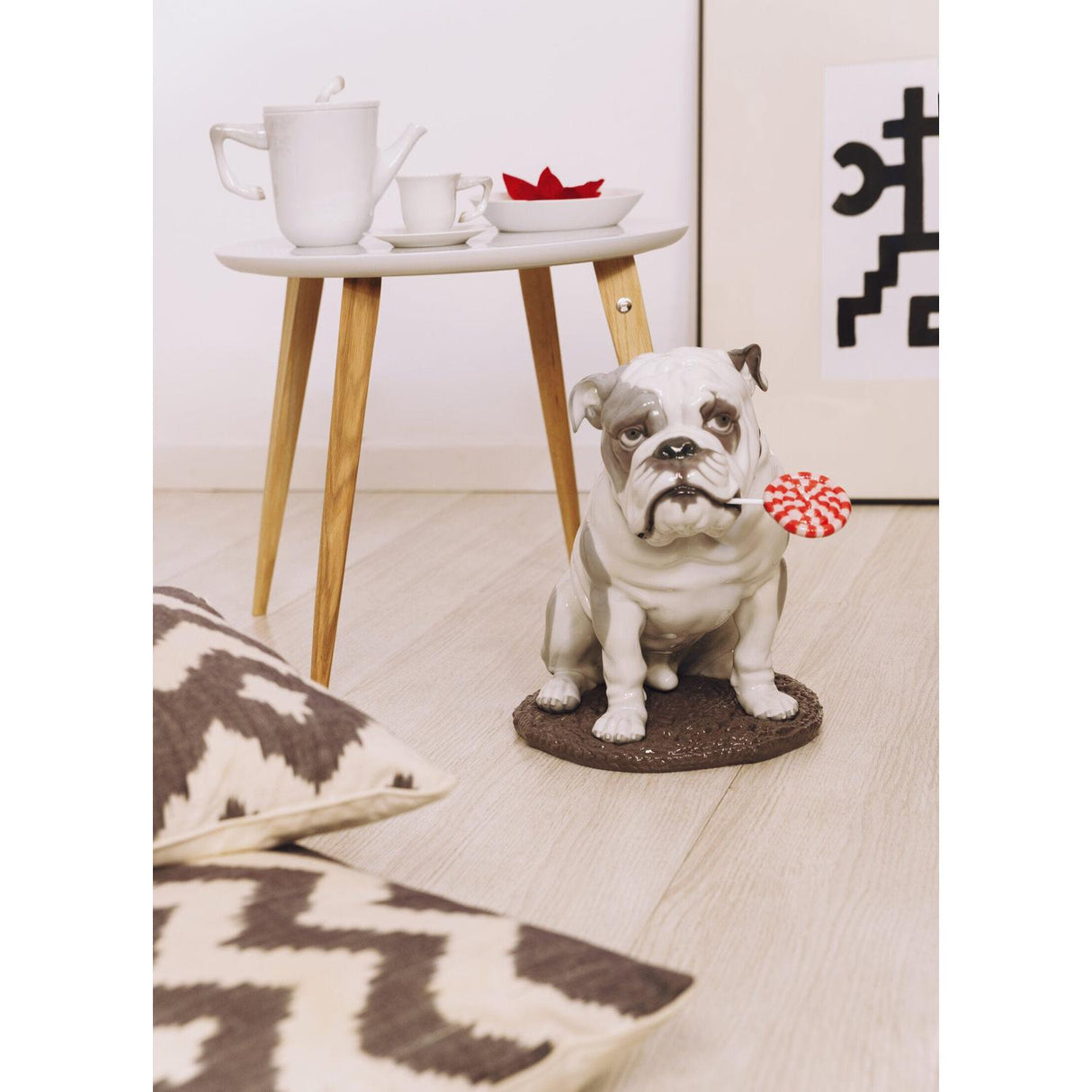 Lladró Figurina Cane Bulldog con Leccalecca 33x33cm Porcellana