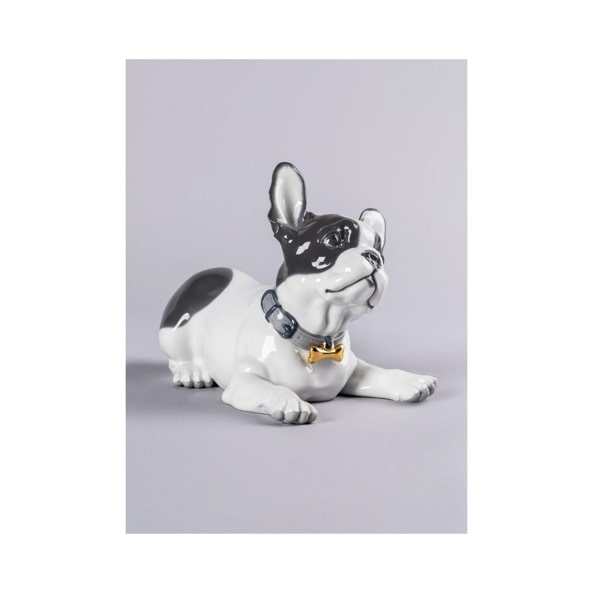 Lladró Bulldog Francese con Macarons 24x29cm Porcellana