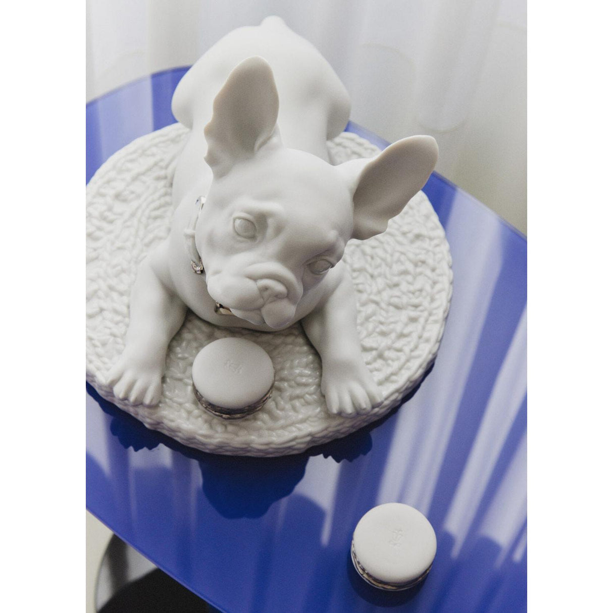 Lladró Scultura Bulldog Francese con Macarons Re Deco 24x29cm Porcellana