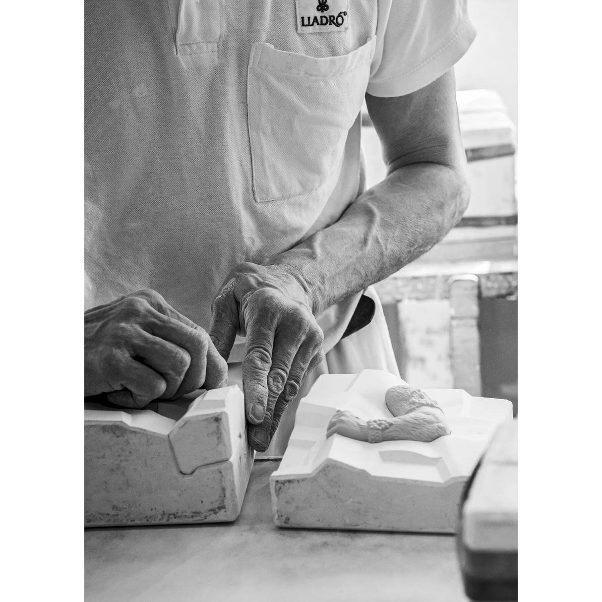 Lladró Scultura Hanuman Lustro Oro 19x10cm Porcellana