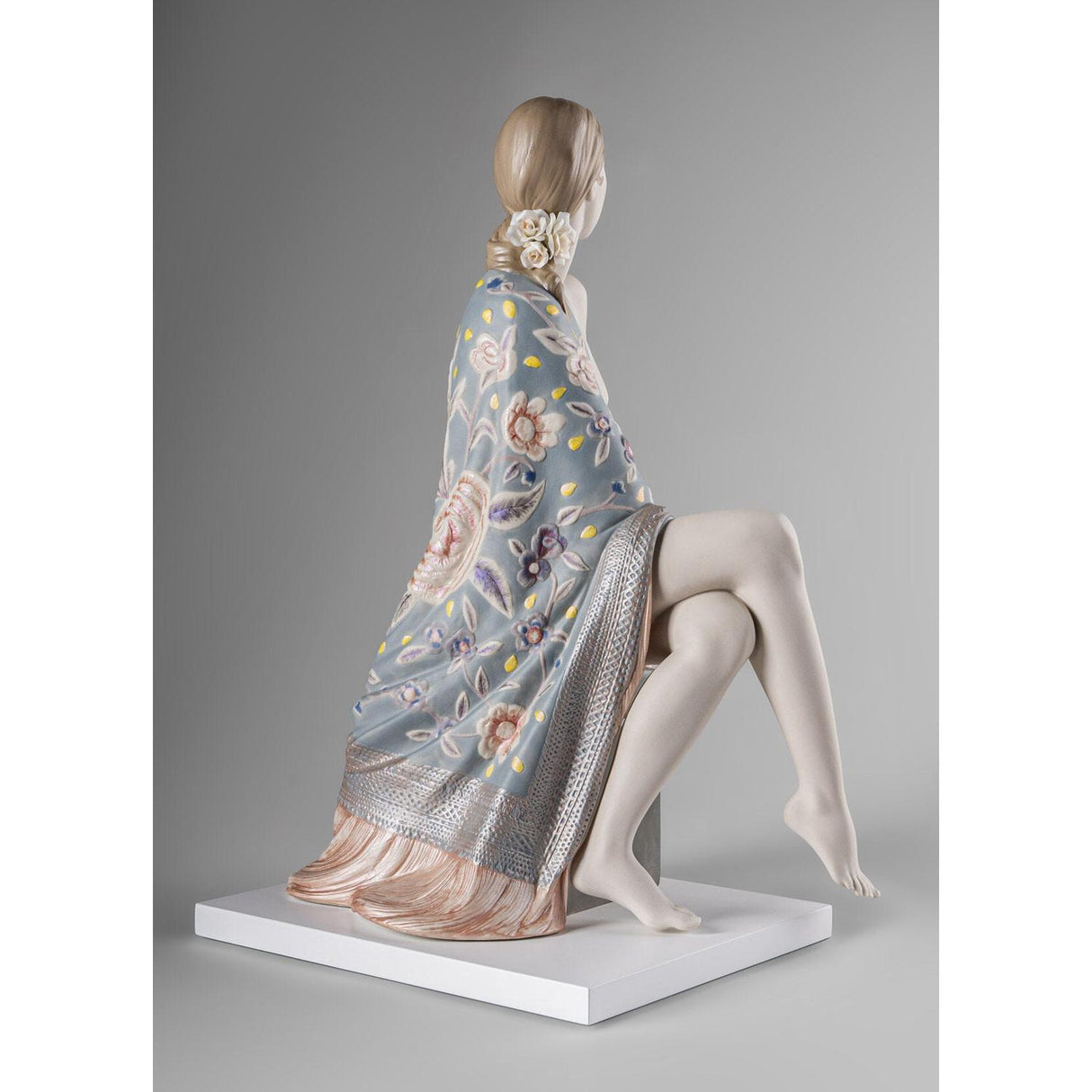 LLADRO' Scultura Nudo con Scialle Metallizzato 44x30cm Porcellana