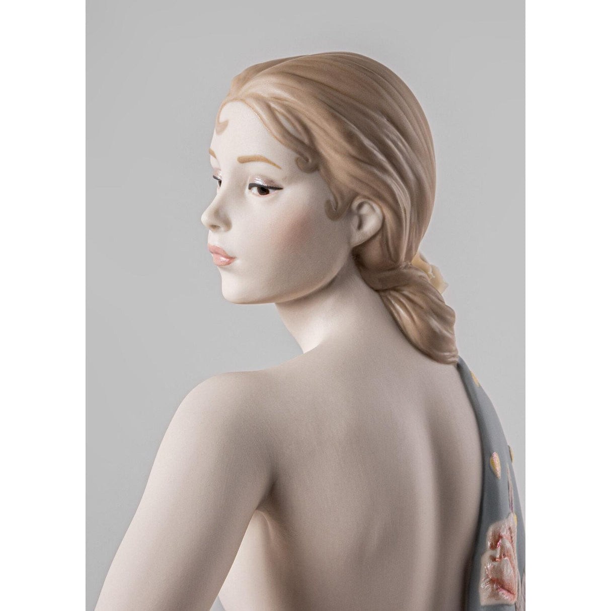 LLADRO' Scultura Nudo con Scialle Metallizzato 44x30cm Porcellana