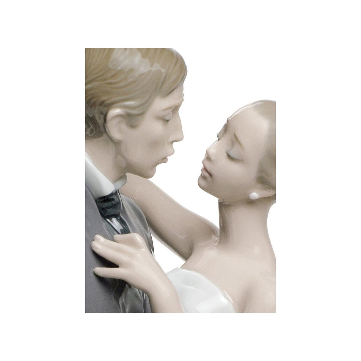 Lladró Figurina Coppia Il Valzer Dei Fidanzati 30x21cm Porcellana