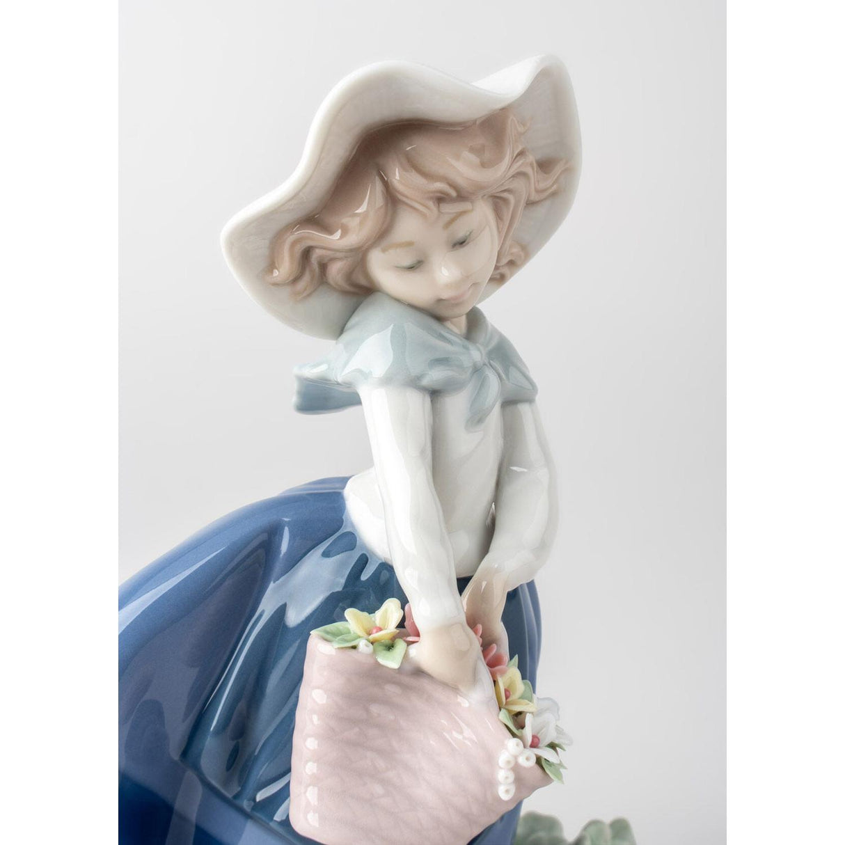 Lladró Figurina Ragazza con Borsa 18x10cm Porcellana