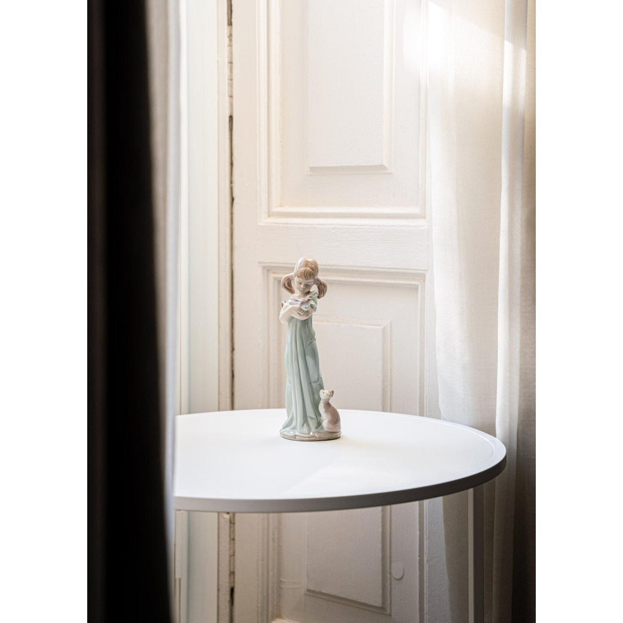 Lladró Figurina Ragazza con Gattini 21x7cm Porcellana