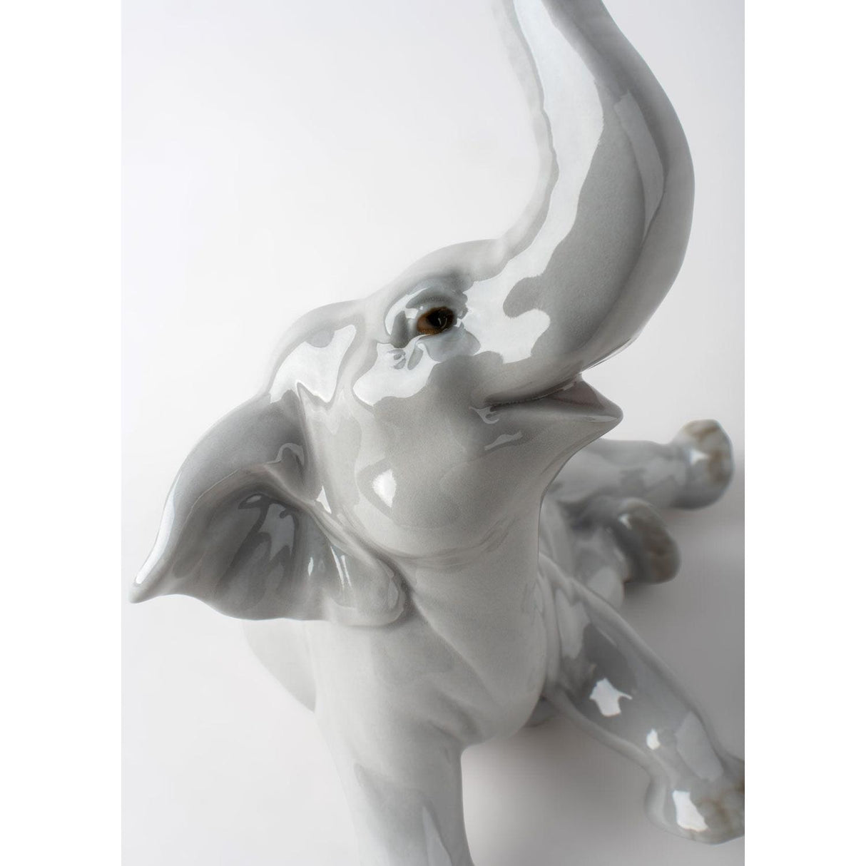 Lladró Figurina Elefante BebE' con Fiore Rosa 14x12cm Porcellana