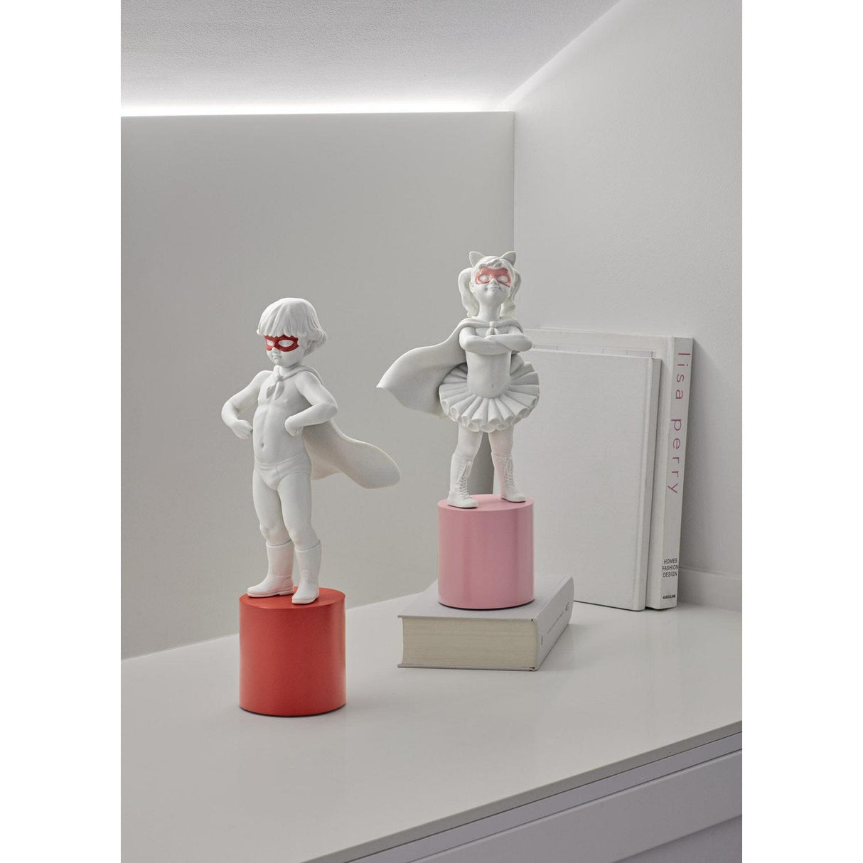 LLADRO' Figura Scultura Sono Una Supereroina 40x17cm Porcellana
