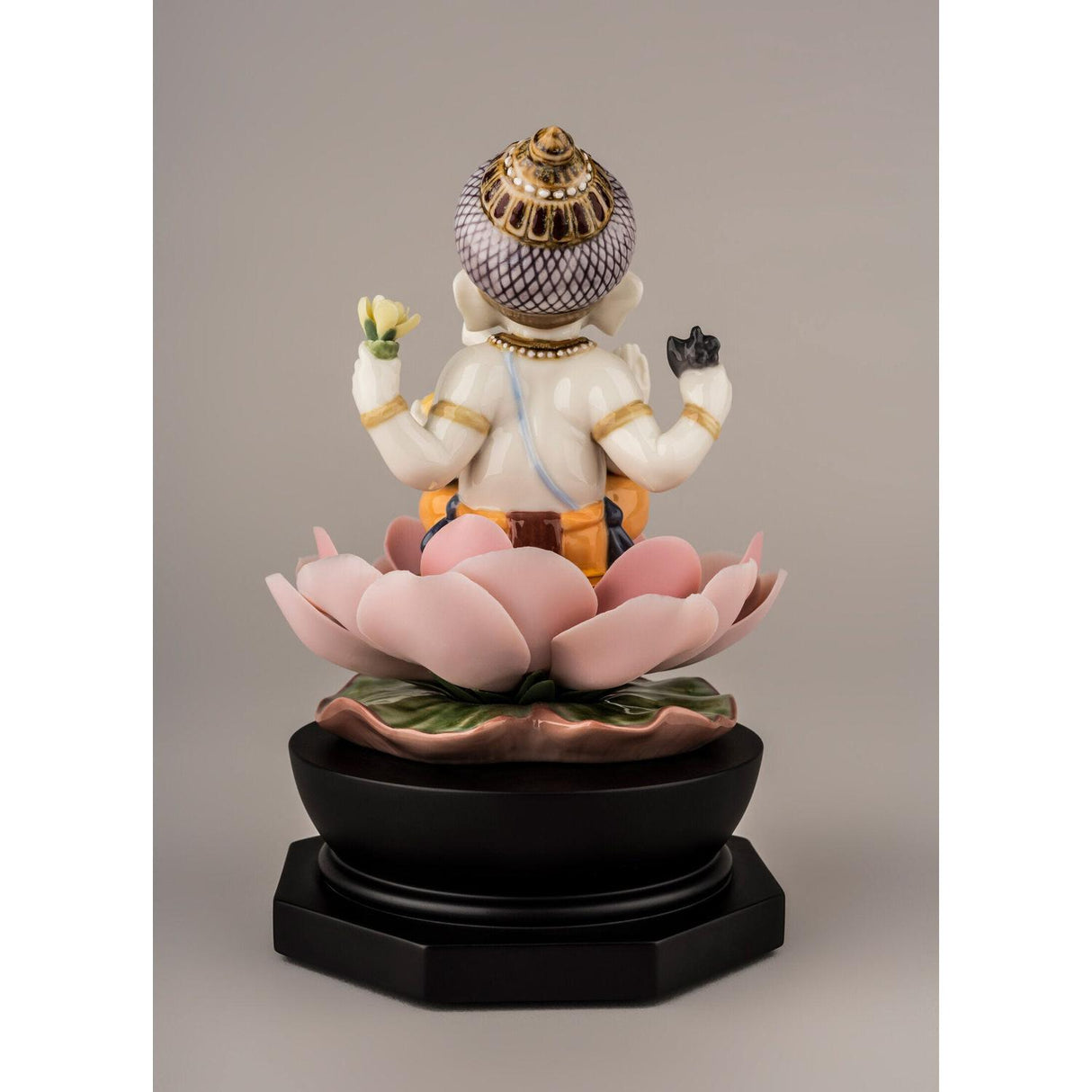 Lladró Figurina Ganesha con Loto 19x13cm Porcellana