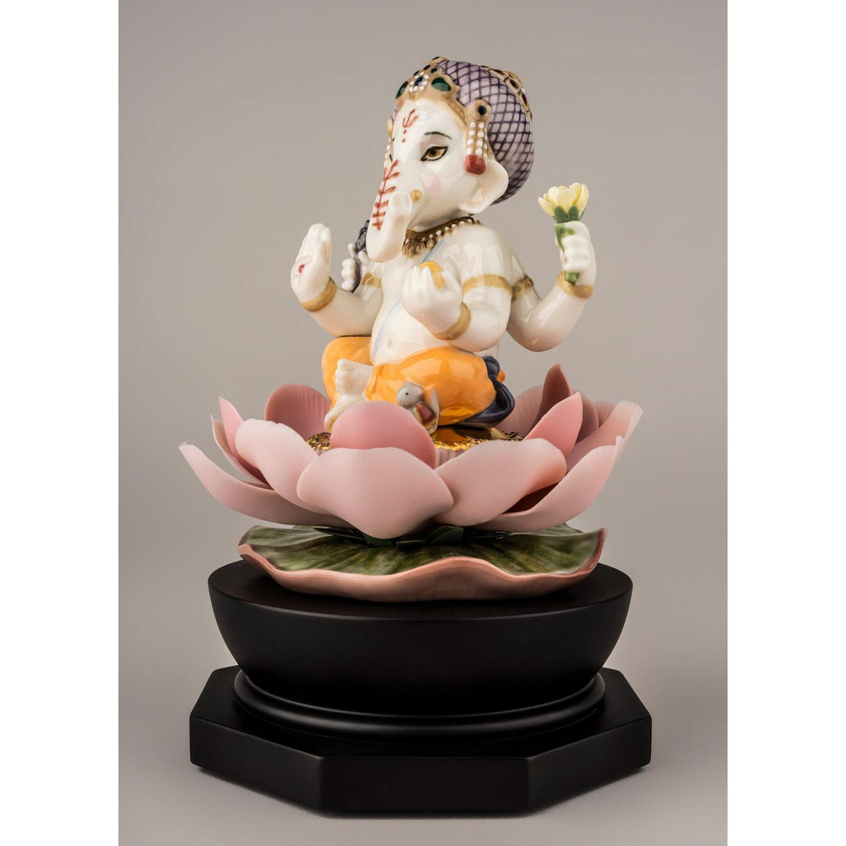 LLADRO' Figurina Ganesha con Loto 19x13cm Porcellana