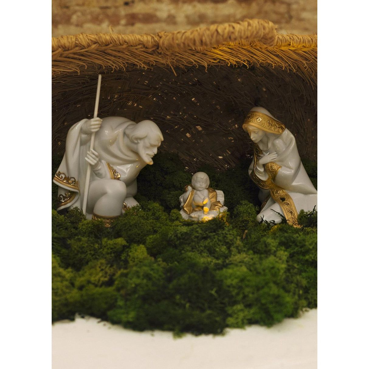 Lladró Figurina Natività Gesù Bambino Lustro Oro 6x9cm Porcellana