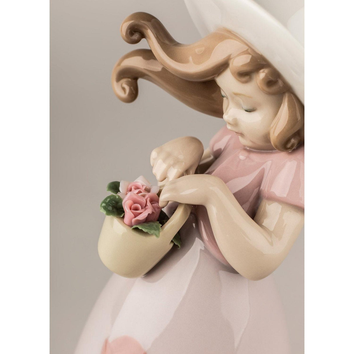 Lladró Figurina Bimba Piccola Rosa 18x8cm Porcellana