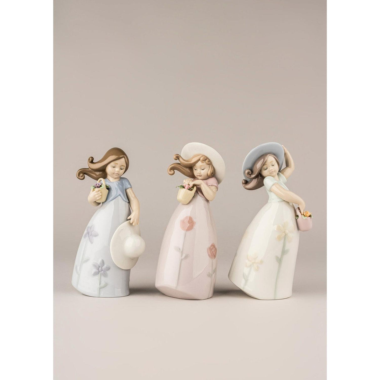 LLADRO' Figurina Bimba Piccola Rosa 18x8cm Porcellana