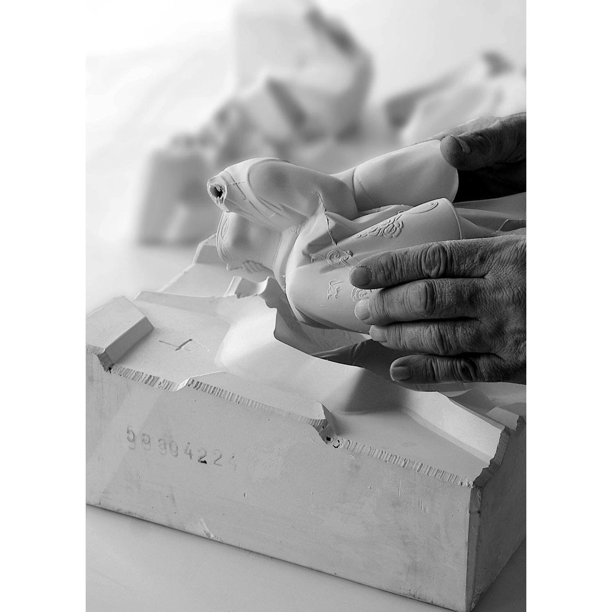 LLADRO' Scultura Amore II Fiori 27x17cm Porcellana