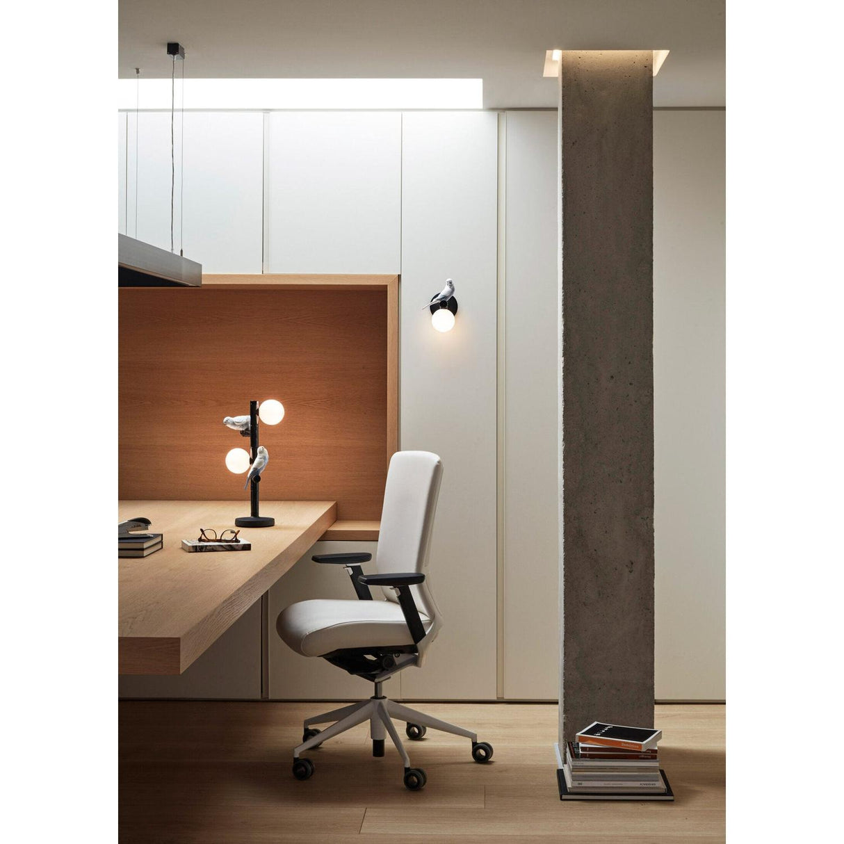 LLADRO' La Lampada da Tavolo The Parrot Party Nero 45x20cm Porcellana