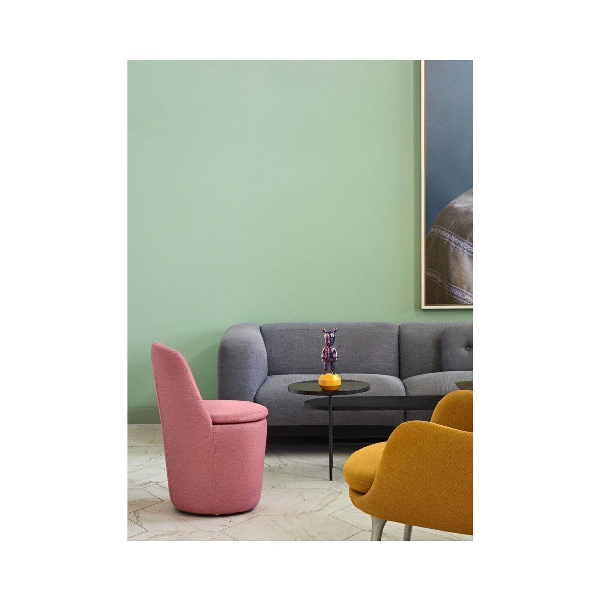 Lladró Figurina The Guest Little Viola Su Giallo 30x11cm Porcellana