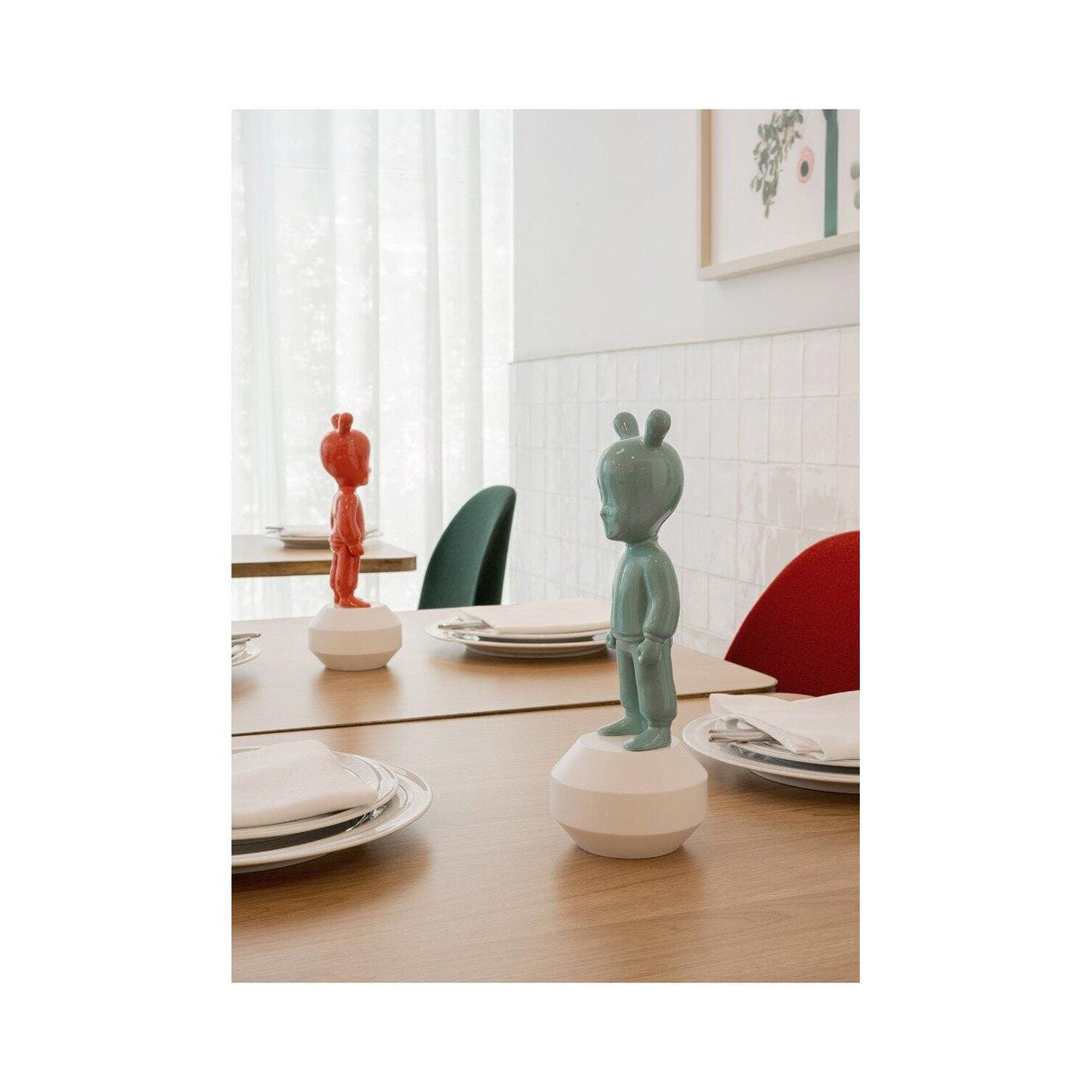 Lladró Figurina The Red Guest Modello Piccolo 30x11cm Porcellana