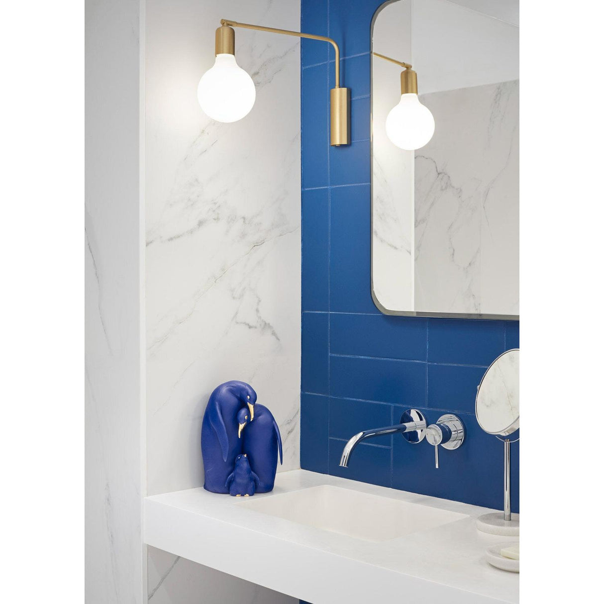 Lladró Scultura Famiglia di Pinguini Blu Oro Serie Limitata 25x16cm Porcellana