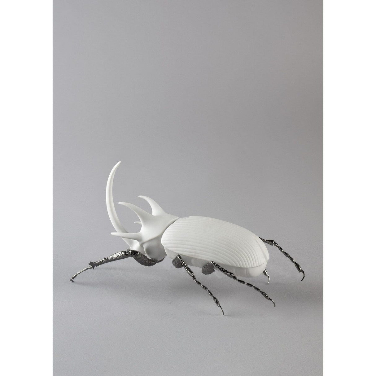 Lladró Scarabeo Rinoceronte Bianco Opaco 12x26cm Porcellana