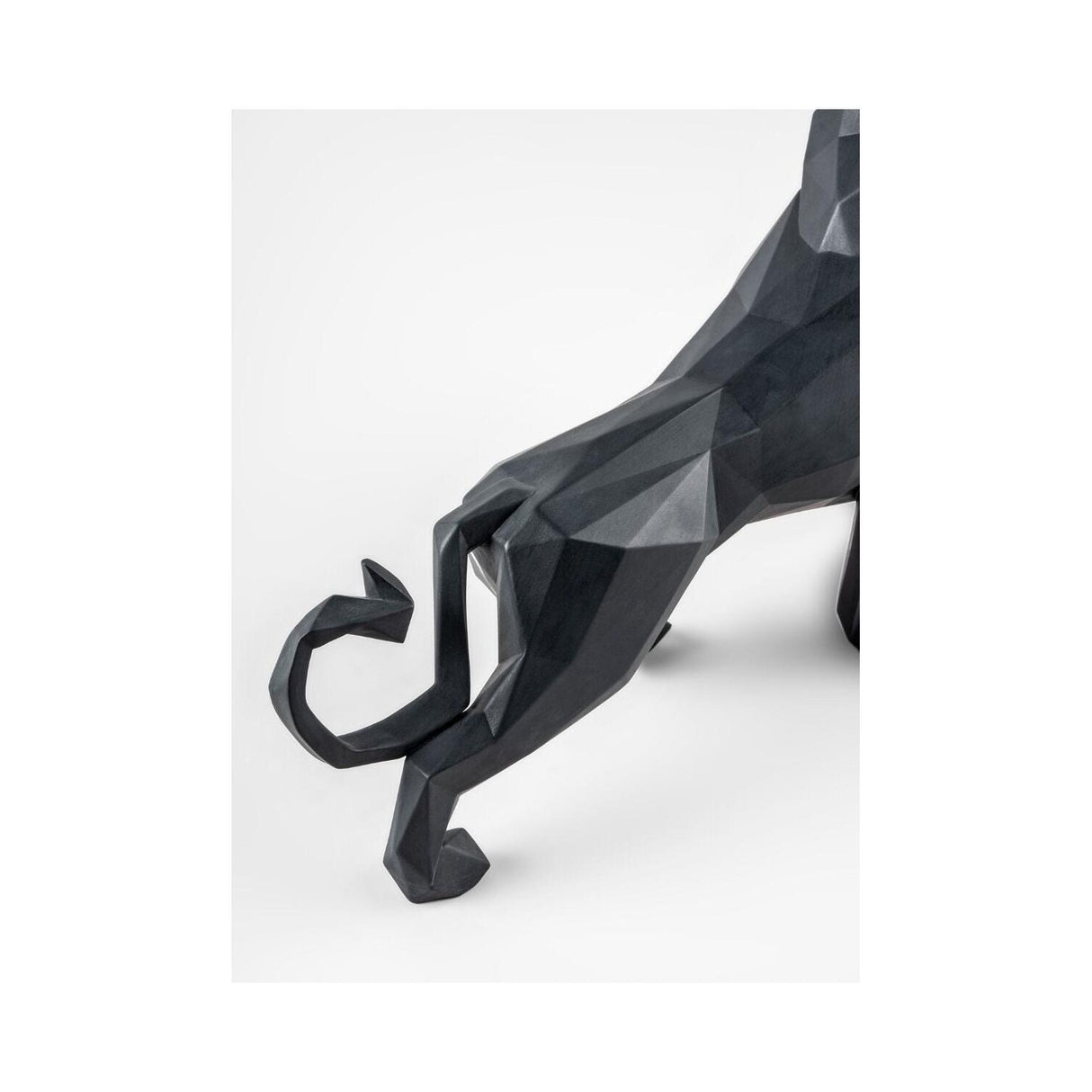 Lladró Scultura Leone Nero Opaco 25x48cm Porcellana