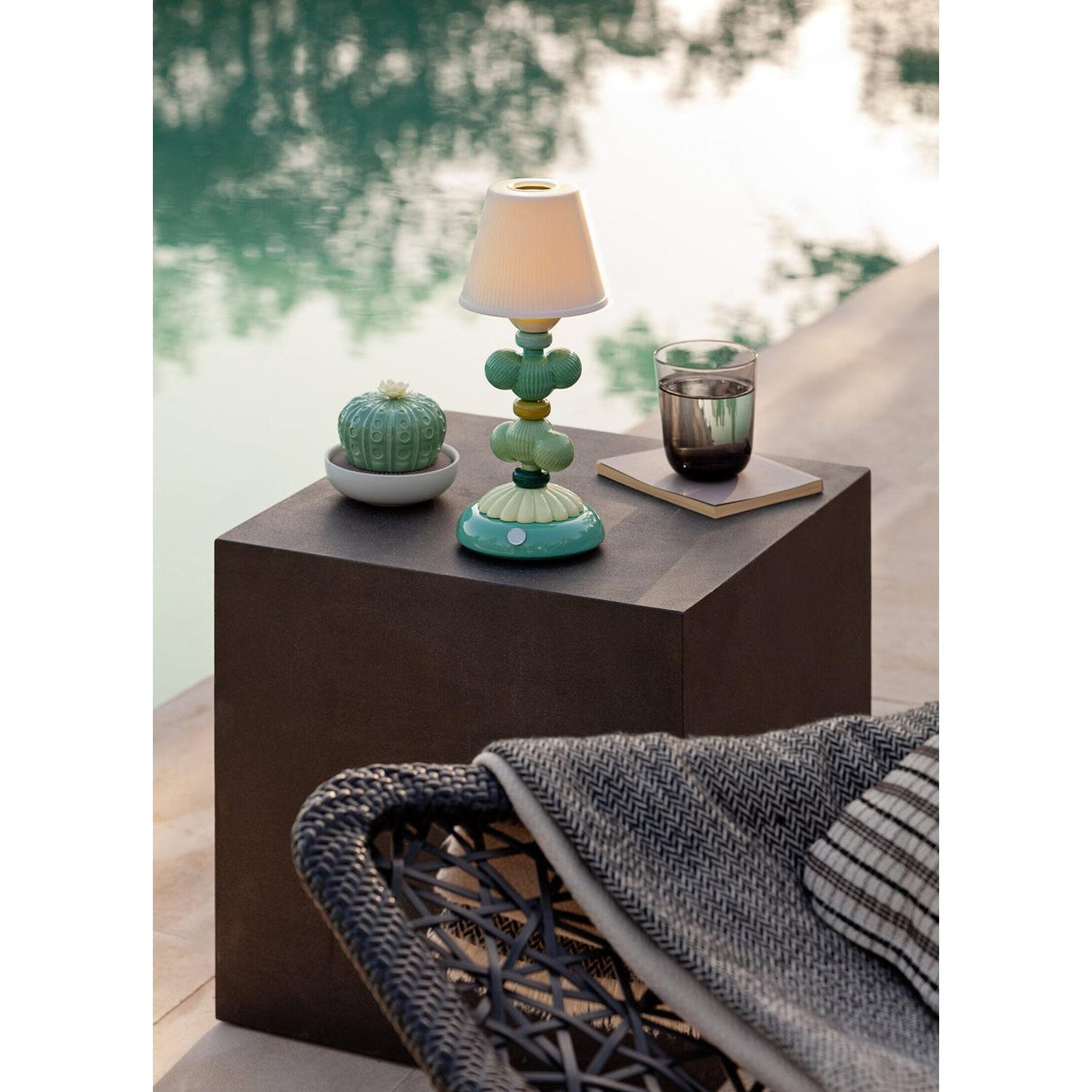 LLADRO' Lampada da Tavolo Firefly Cactus Verde 30x12cm Porcellana