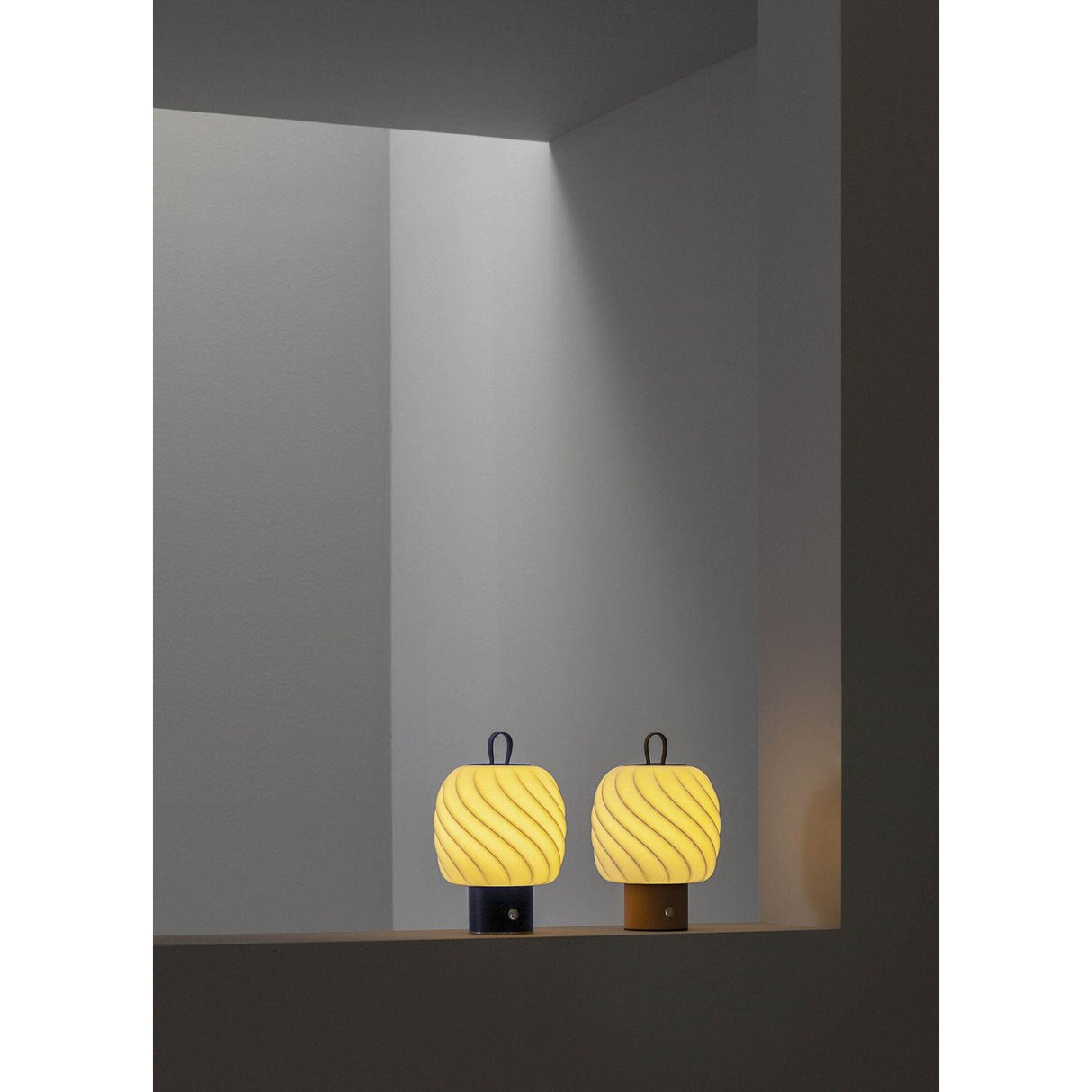 Lladró Ice Cream Lampada da Tavolo Medio Azzurro 26x17cm Porcellana