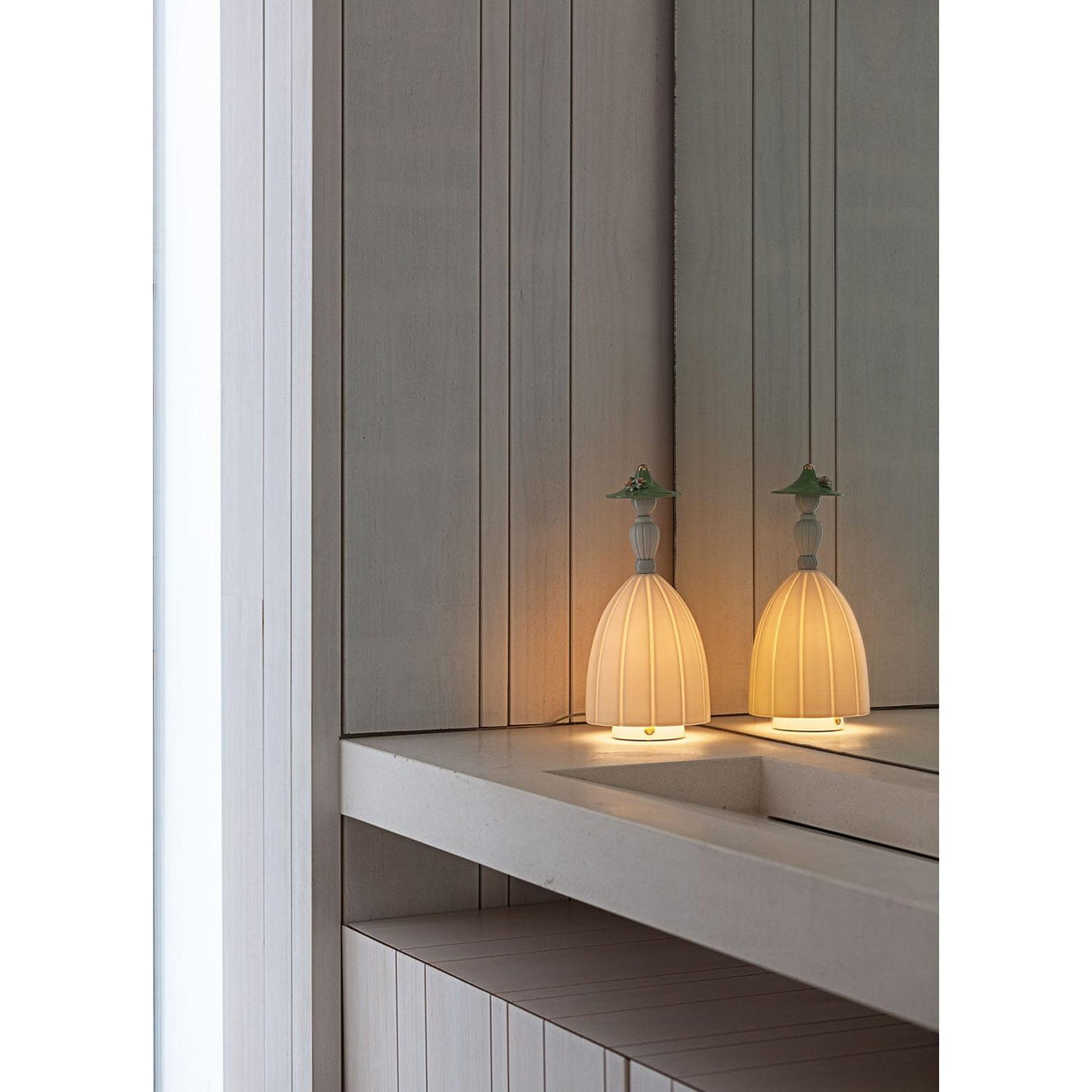 LLADRO' Lampada da Tavolo Mademoiselle Daniela 37x17cm Porcellana