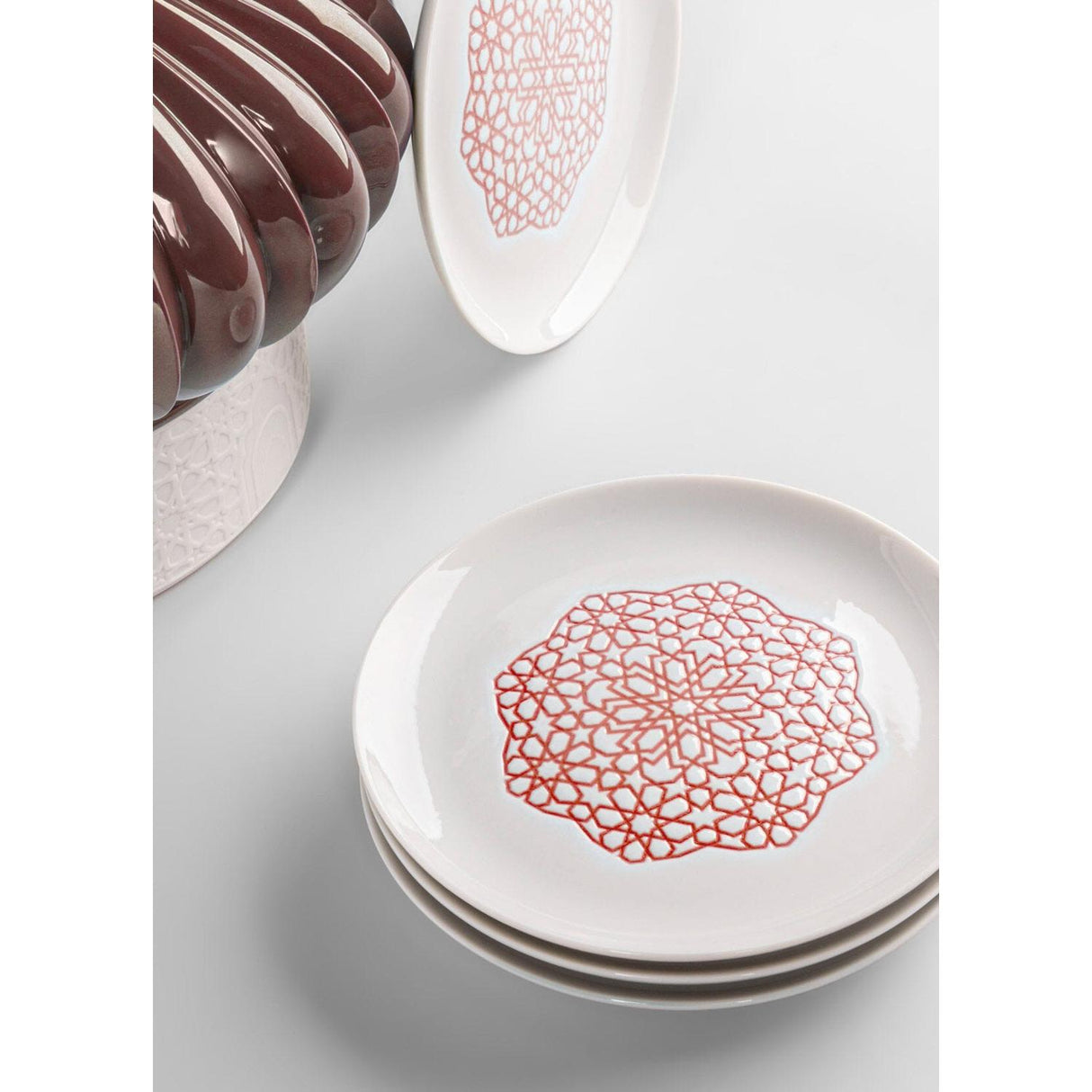LLADRO' Scatola con Piatti Majestic Nights Granata 23x24cm Porcellana