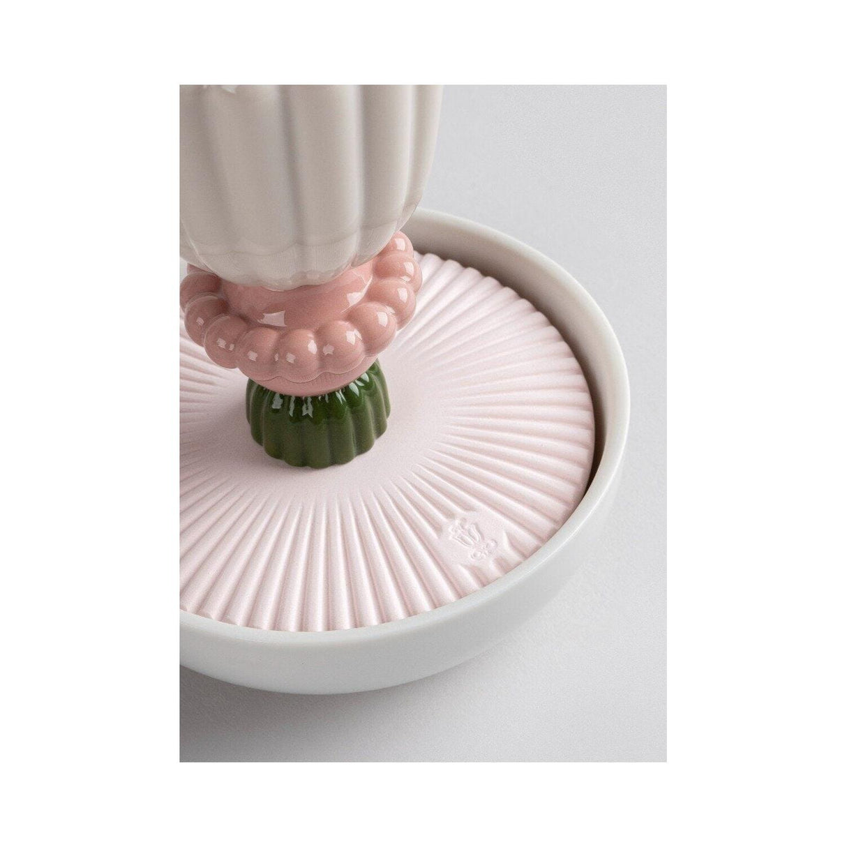 Lladró Diffusore di Profumo Fiore Immaginario I Gardens Of Valencia 17x11cm Porcellana