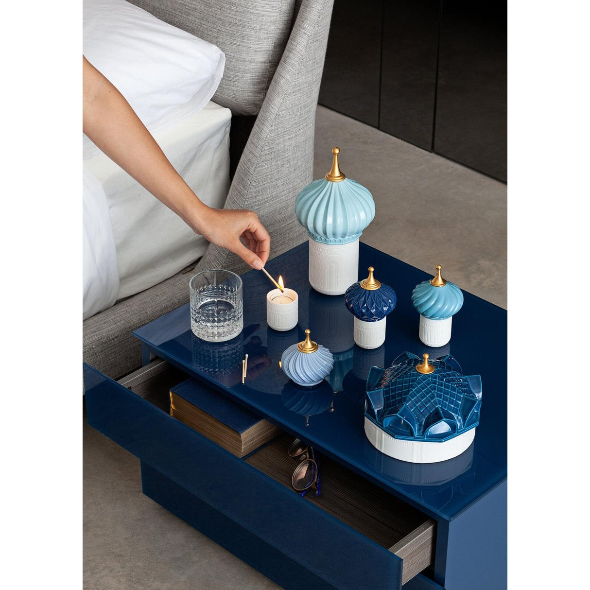 LLADRO' Candela Torre del Nord 1001 Lights Profumo Unbreakable Spirit 26x13cm Porcellana