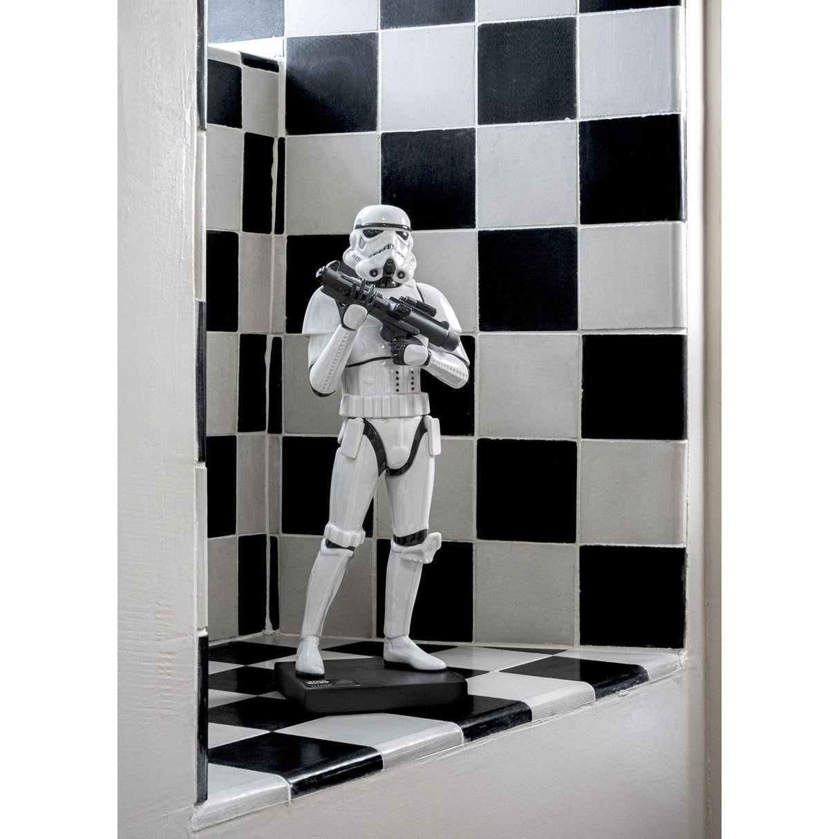 Lladró Scultura Stormtrooper™ Versione 2 Serie Limitata 40x16cm Porcellana