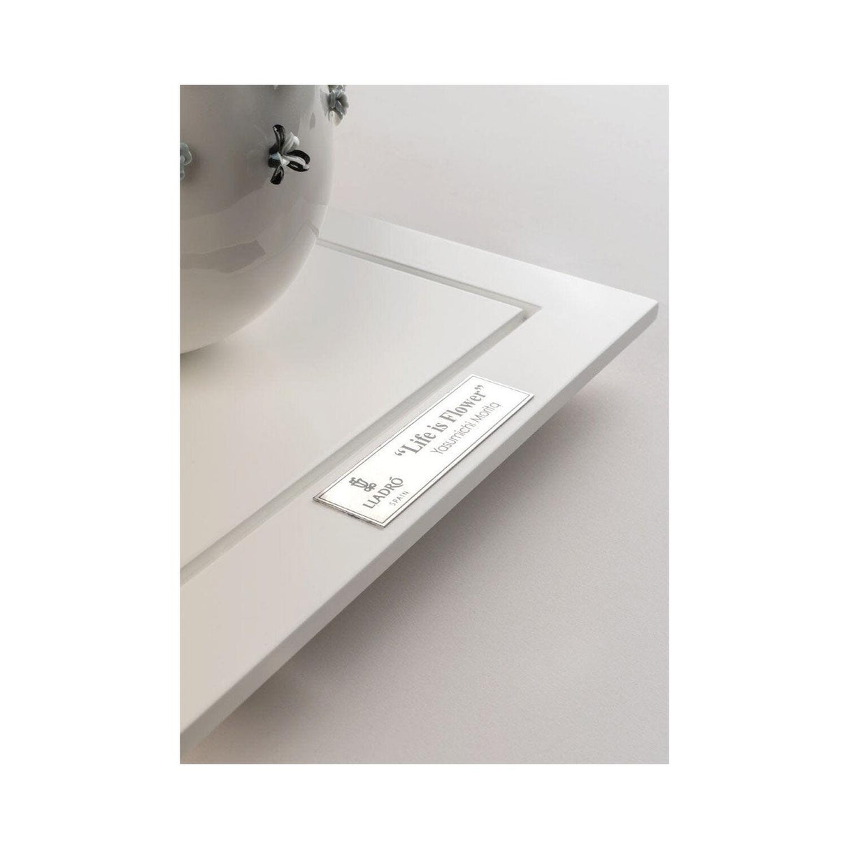 LLADRO' Life Is Flower Bianco e Nero 18x32cm Porcellana